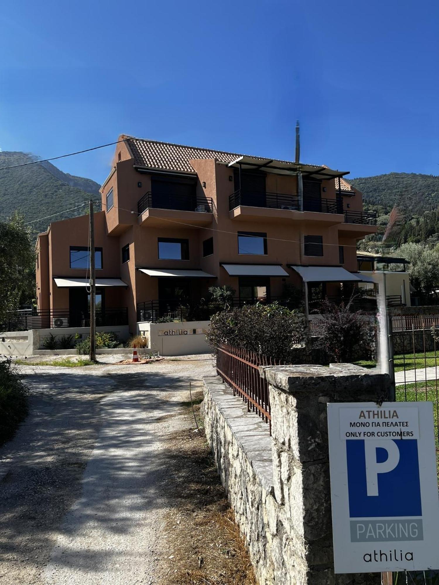 Athilia Aparthotel Nikiana Bagian luar foto